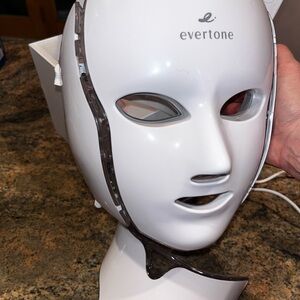 Evertone LED Light Therapy Mask